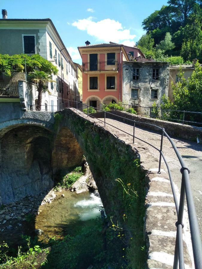 Appartamento Arredato Uso Turistico "La Nocciola" Mezzanego Luaran gambar